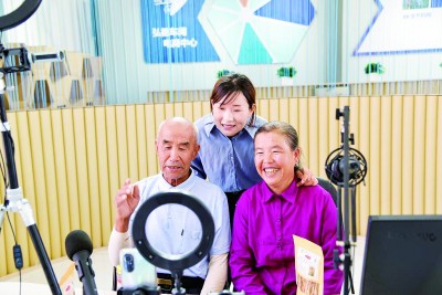 堅持和加強黨的全面領導：創(chuàng)造中國奇跡的最核心密碼